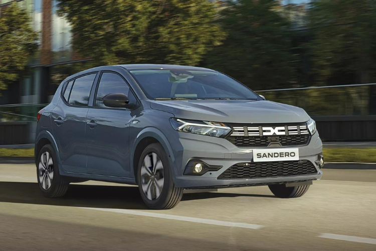 dacia sandero grey color in desert