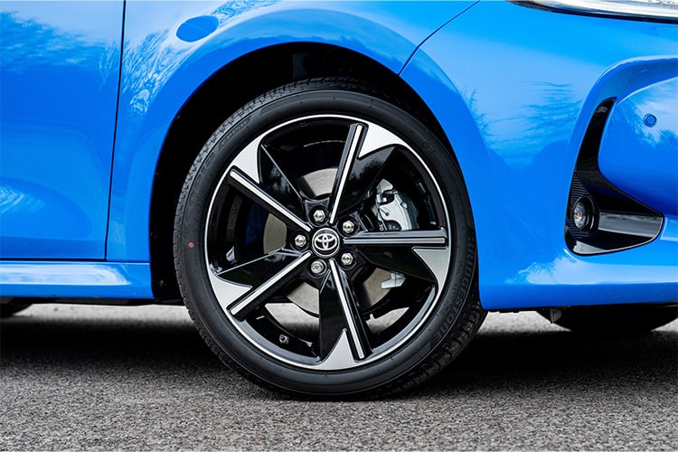 Toyota yaris hybrid wheel designs