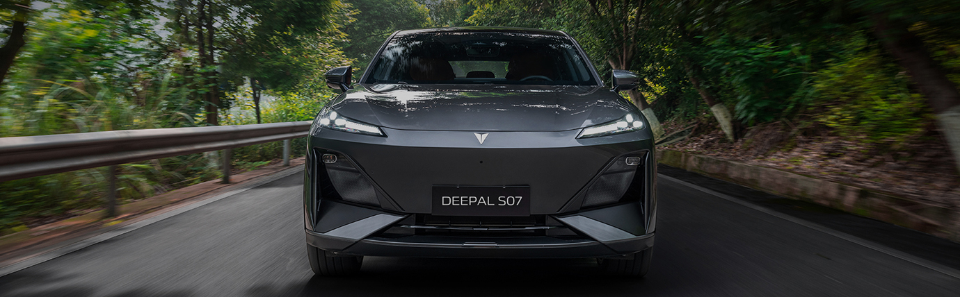 Retired headteacher unlocks smart £11,000+ saving on a new EV<br><span class="subtitle" style="text-align:center; color:#666; font-size:0.66em; font-weight:normal; margin-top:0.25em;">Robin and Amy share how they were able to buy a new Changan Deepal S07